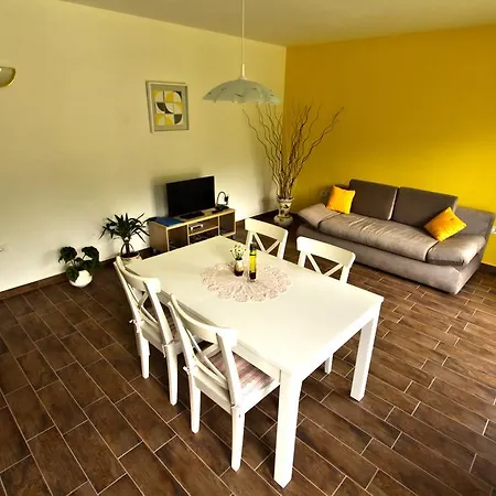 Apartment Maligoj *